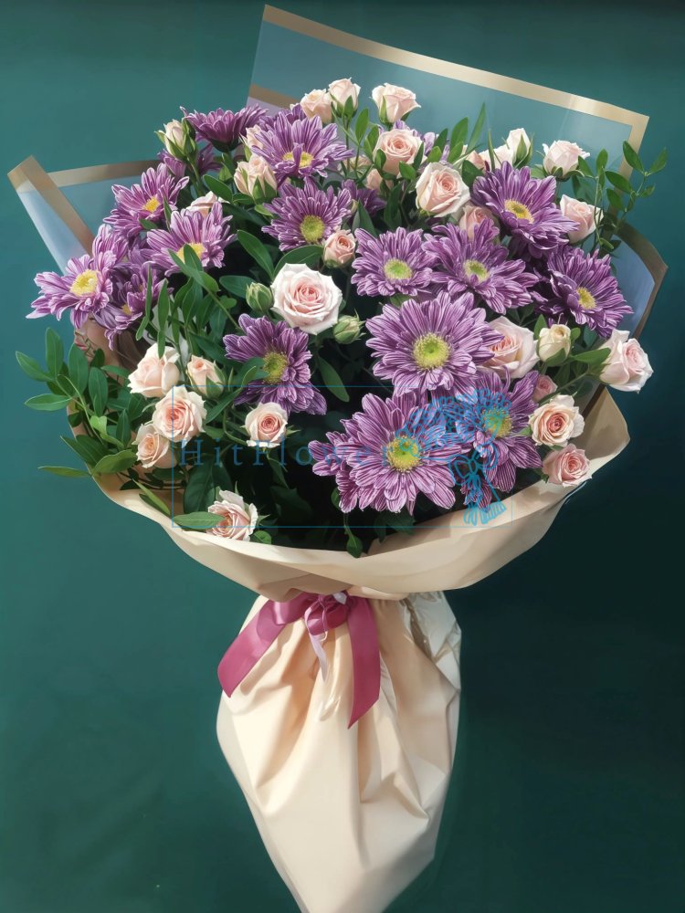 Букет цветов из: Хризантемы и Розы